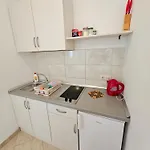 Angela 3*