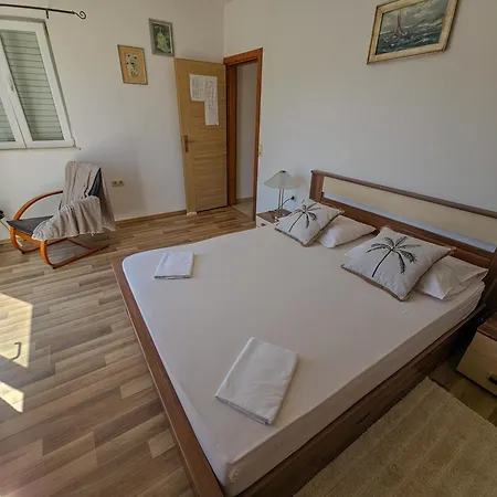 Angela 3* Goveđari