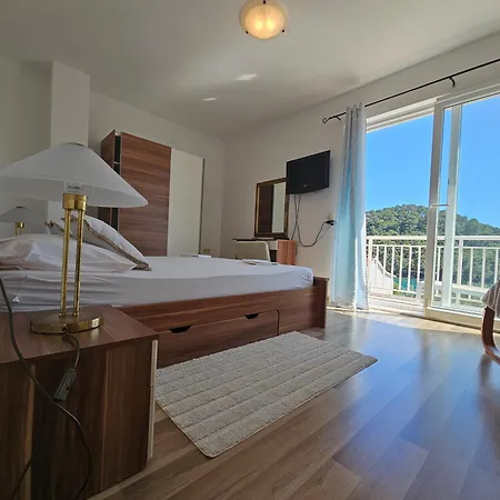 Angela Guest house Govedari